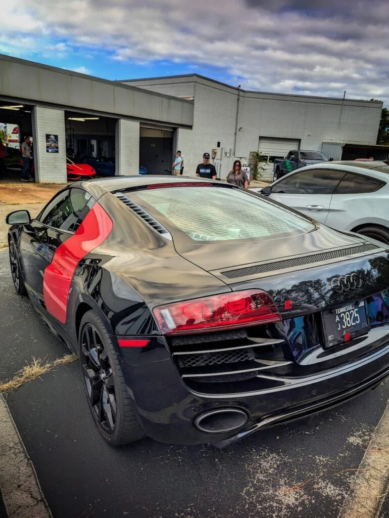 Audi R8 - Driver's side, rear 3/4