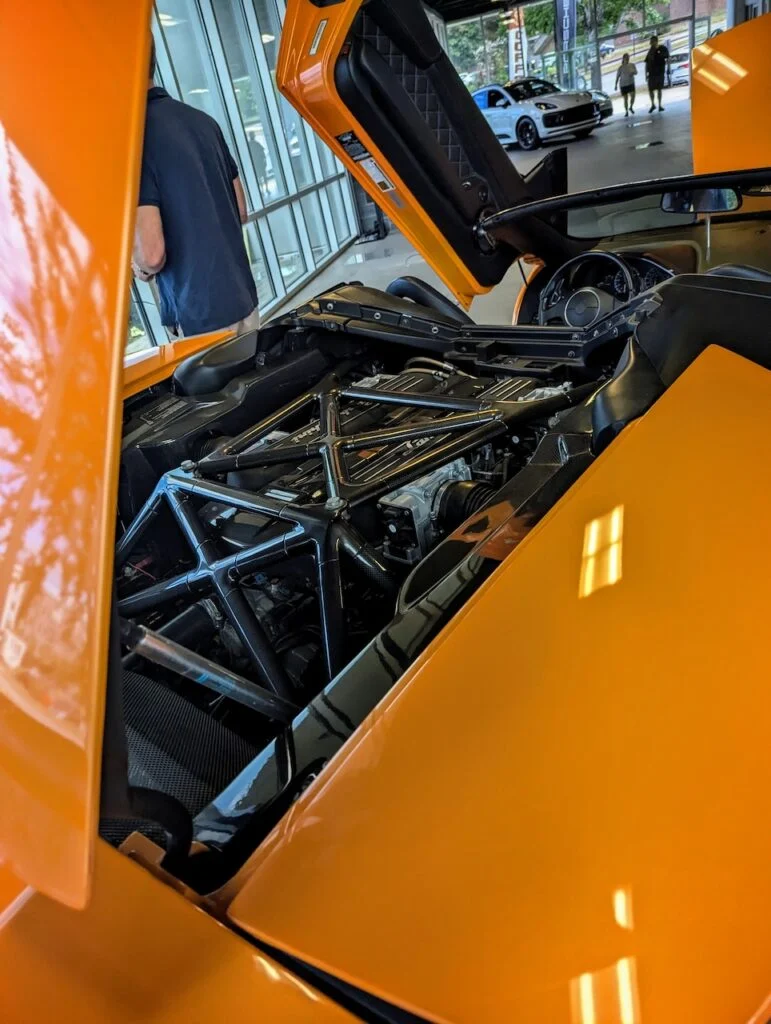 Lamborghini Murciélago - Engine