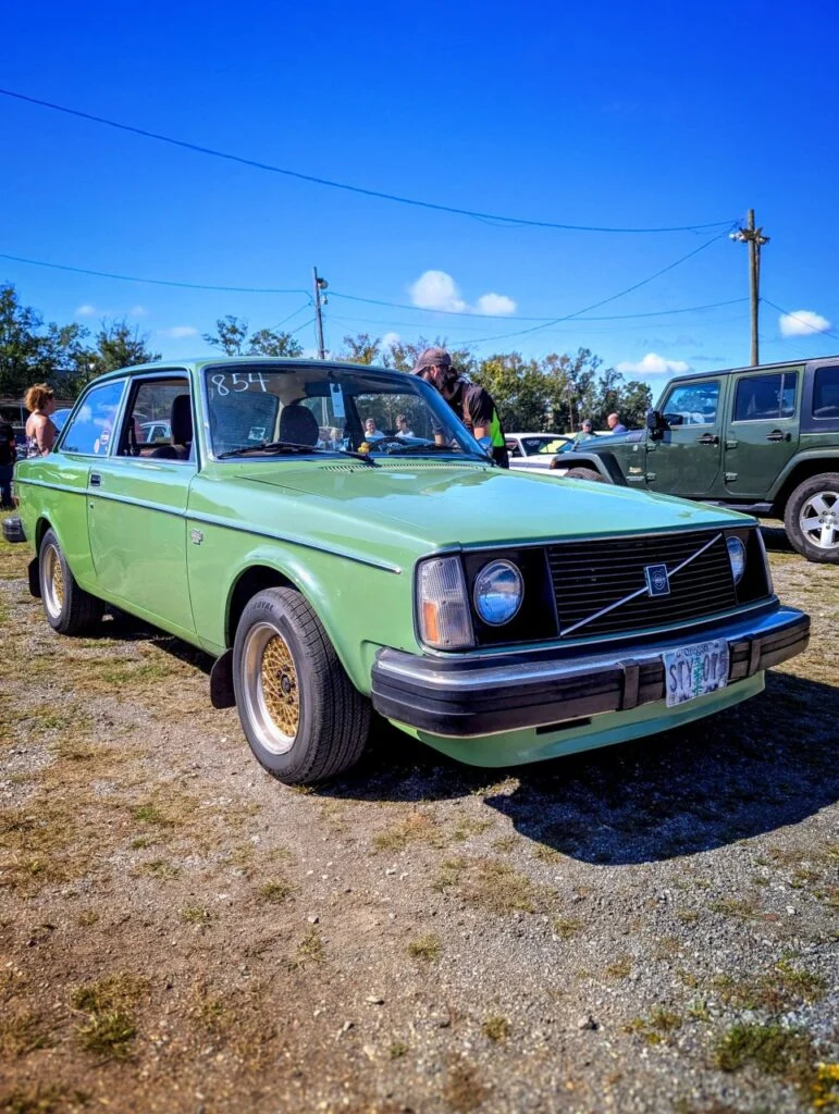 Volvo 240 – Front 3/4