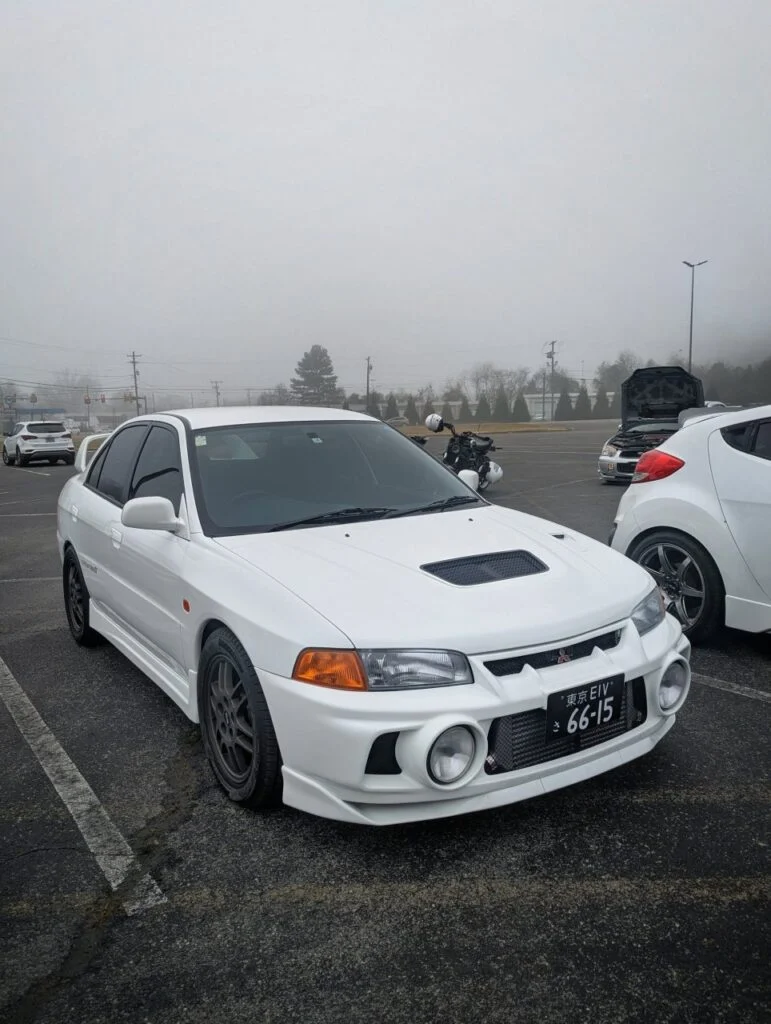 Mitsubishi Lancer Evolution - Front 3/4
