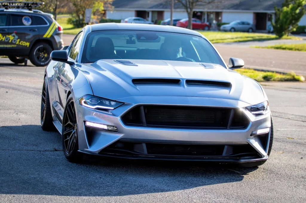 Mustang GT - Passenger's side, front 3/4