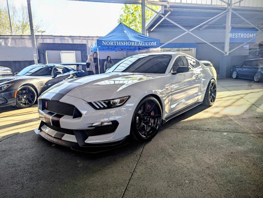 Ford Mustang GT350 - Driver's side, front 3/4