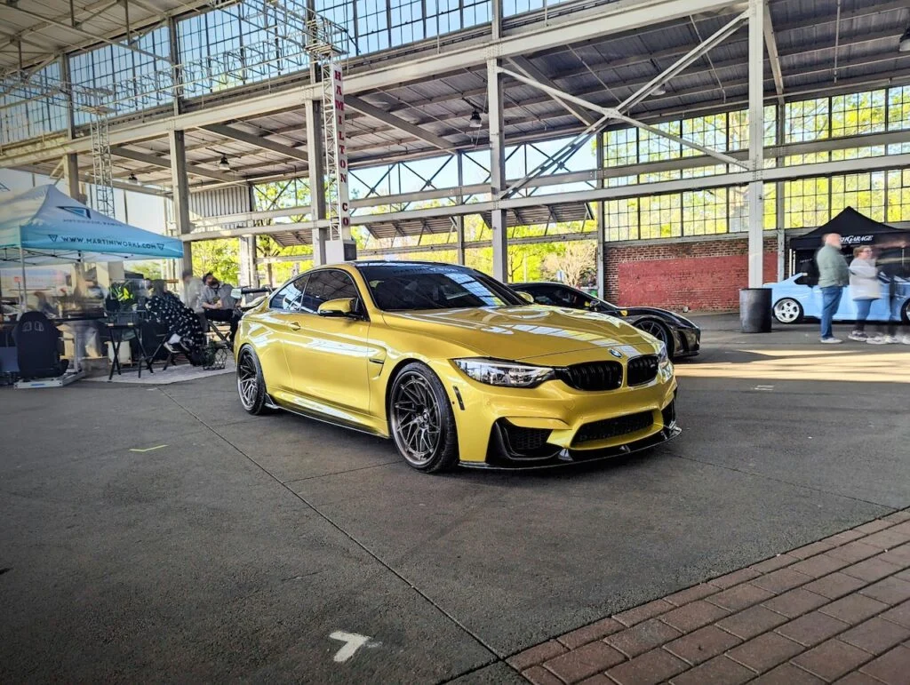 BMW M4 – Passenger’s side, front 3/4