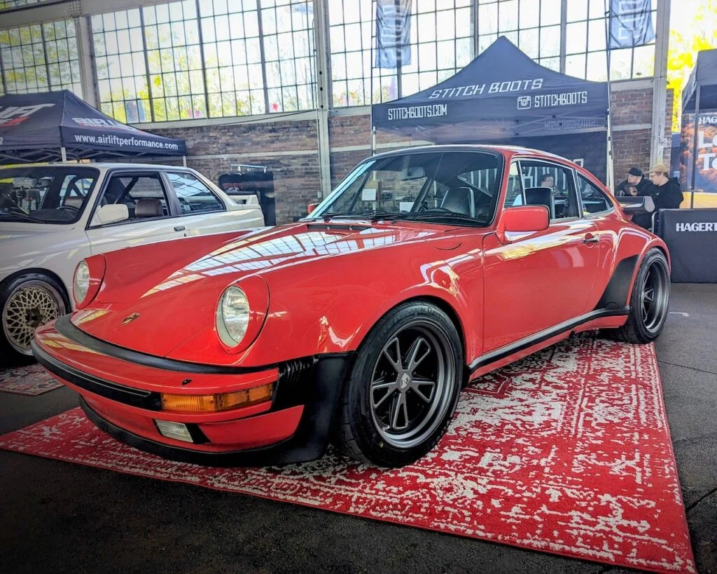 Porsche 911 (930) - Driver's side, front 3/4