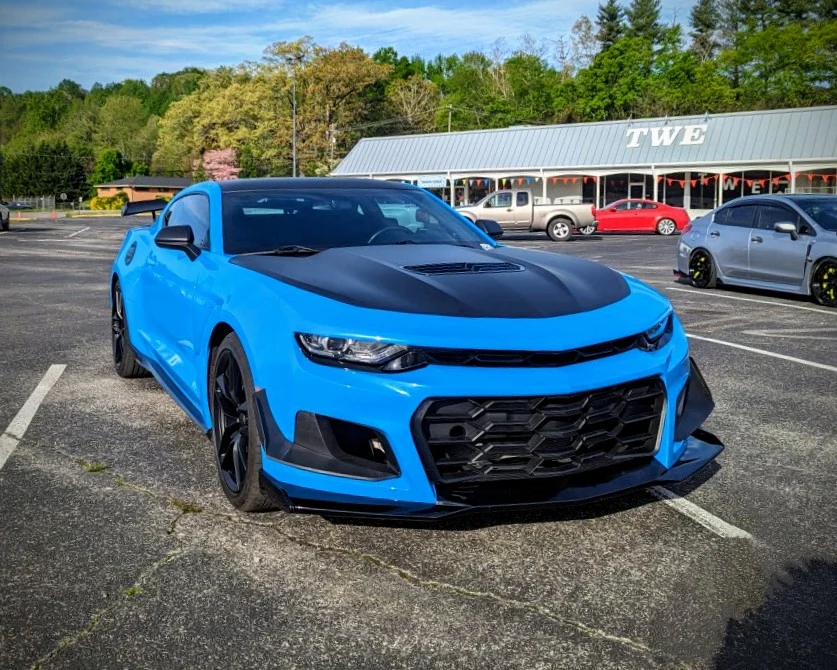 Chevrolet Camaro - Passenger’s side, front 3/4