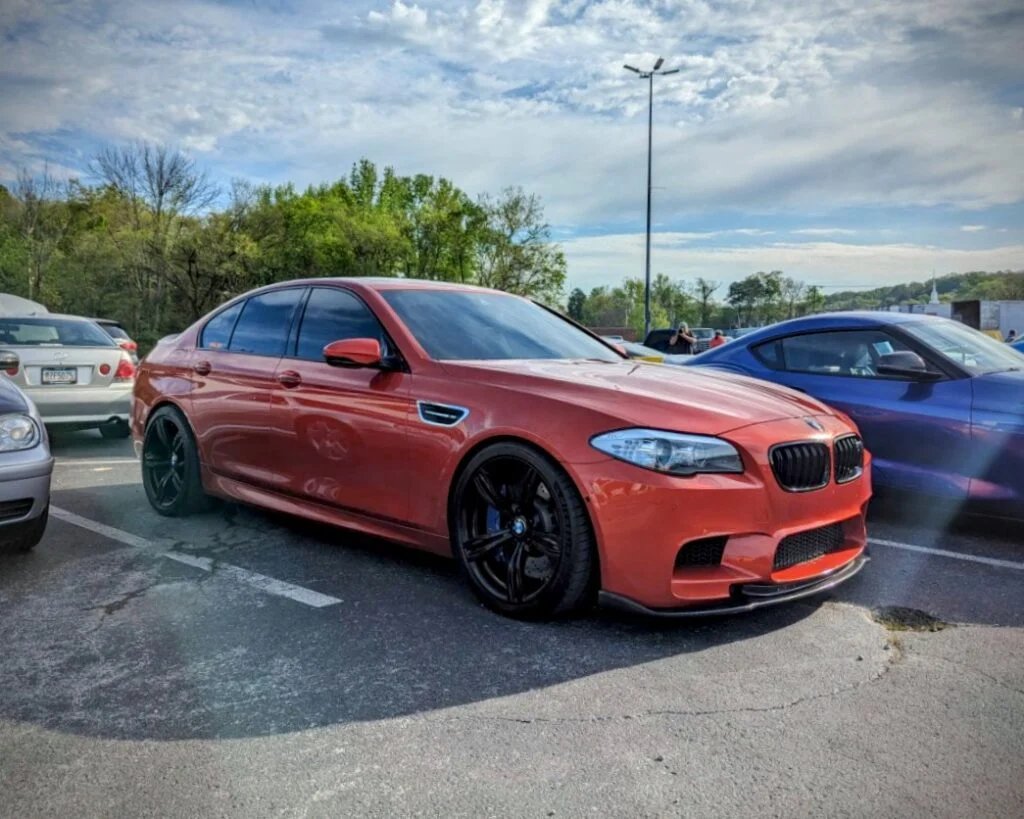 BMW M5 - Passenger’s side, front 3/4