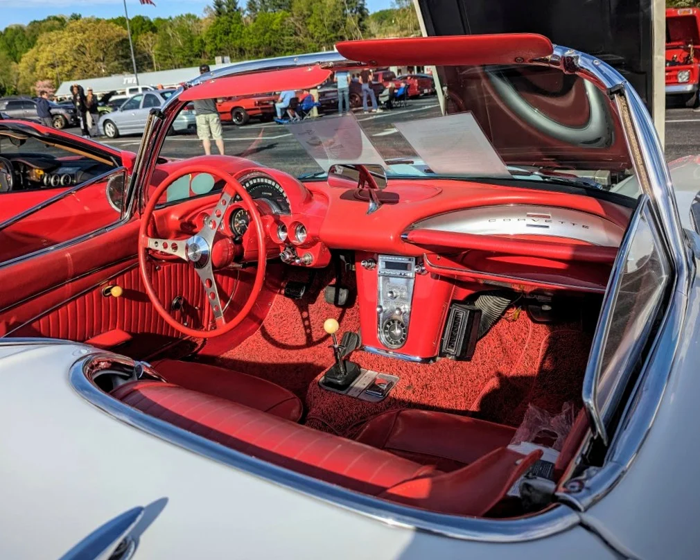 Chevrolet Corvette - Interior