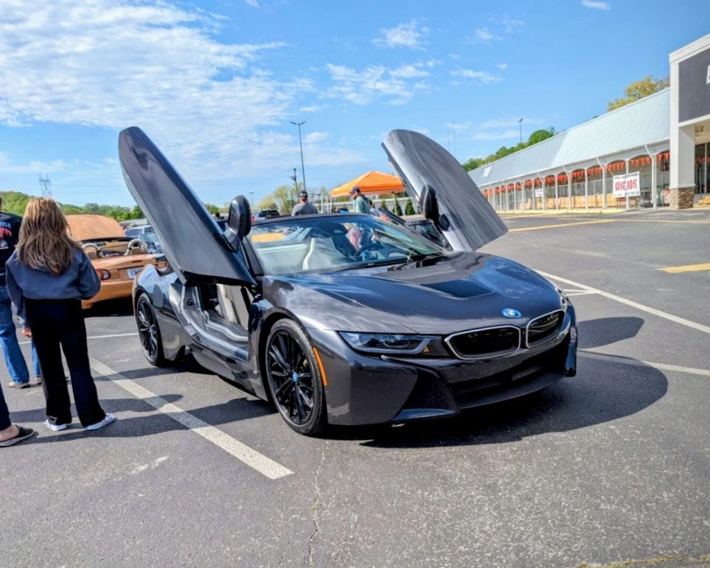 BMW i8 - Passenger’s side, front 3/4