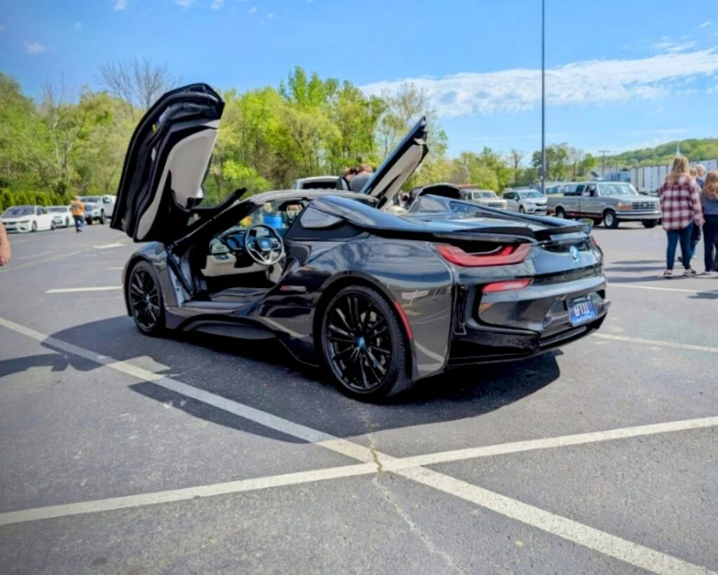 BMW i8 - Driver’s side, rear 3/4