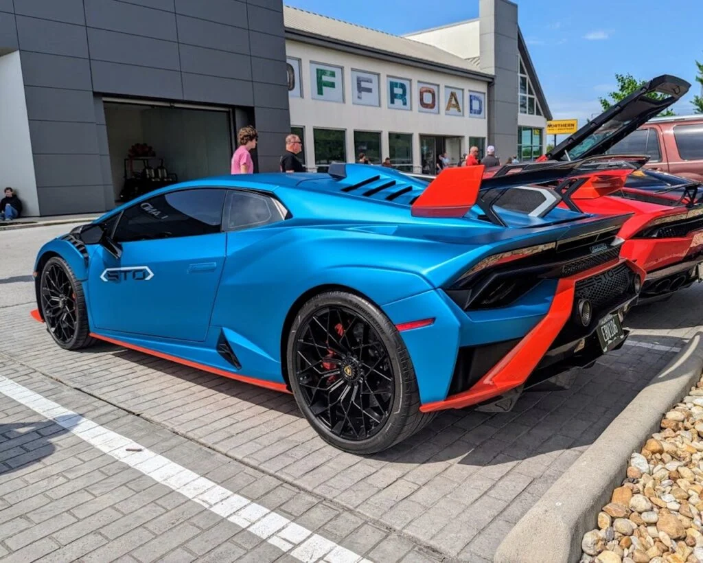 Lamborghini Huracan - Driver's side, rear 3/4