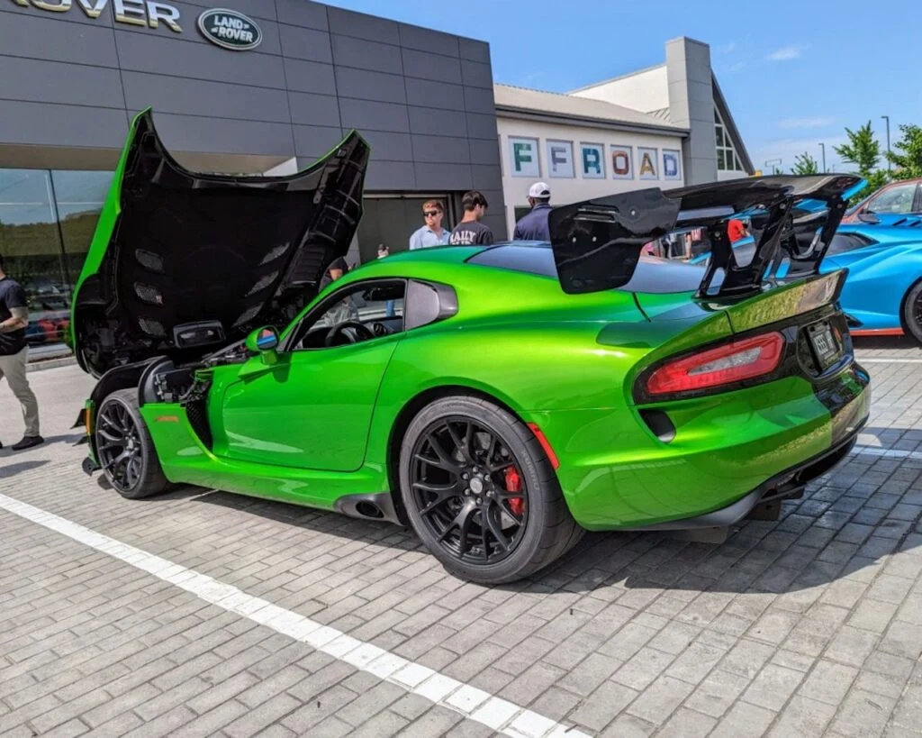 Dodge Viper - Driver's side, rear 3/4