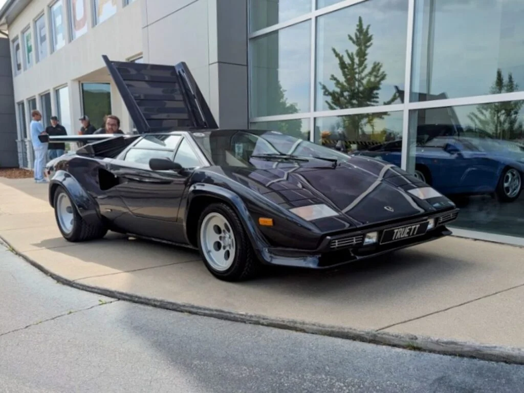 Lamborghini Countach - Passenger's side, front 3/4