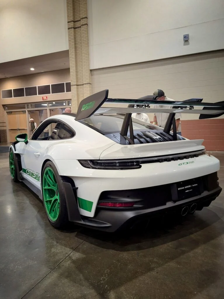 Porsche 911 GT3 RS - Driver's side, rear 3/4