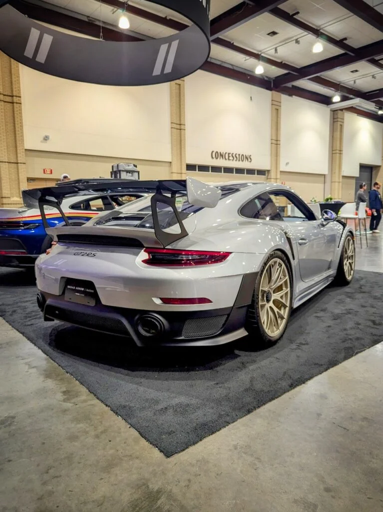 Porsche 911 GT2 RS - Passenger's side, rear 3/4