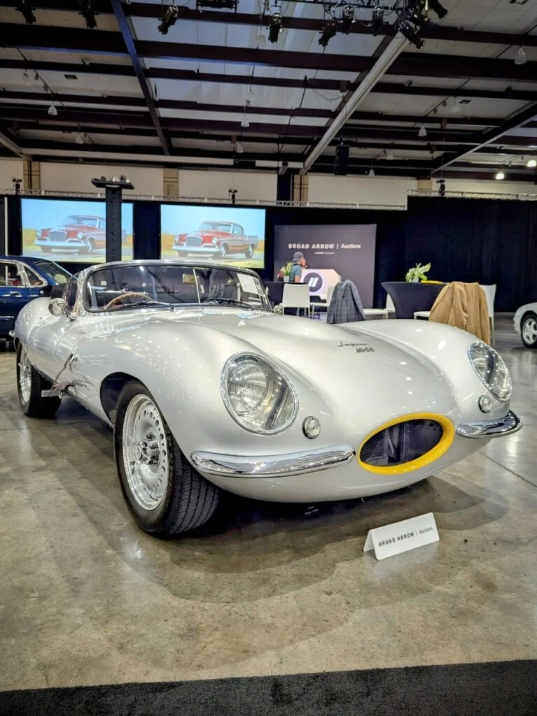 Jaguar XKSS Recreation - Passenger's side, front 3/4