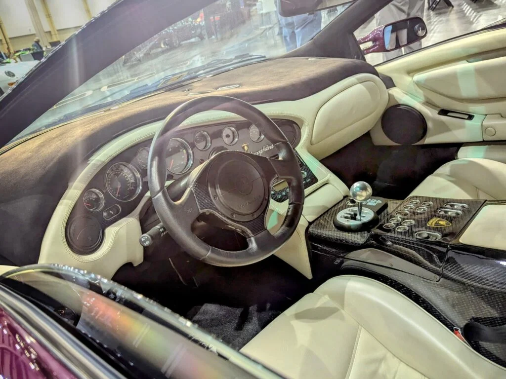 Lamborghini Diablo VT - Interior