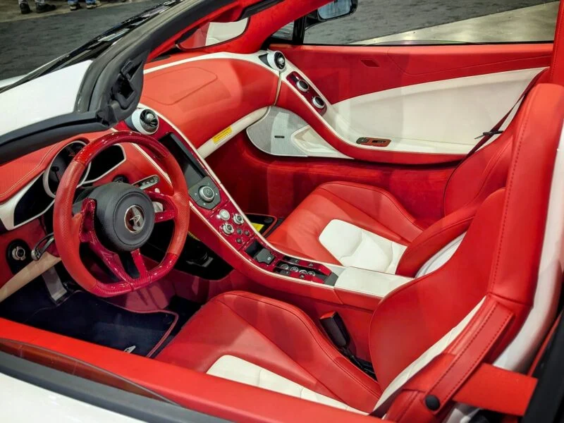 McLaren 12C Spider "Bespoke Project 8" - Interior