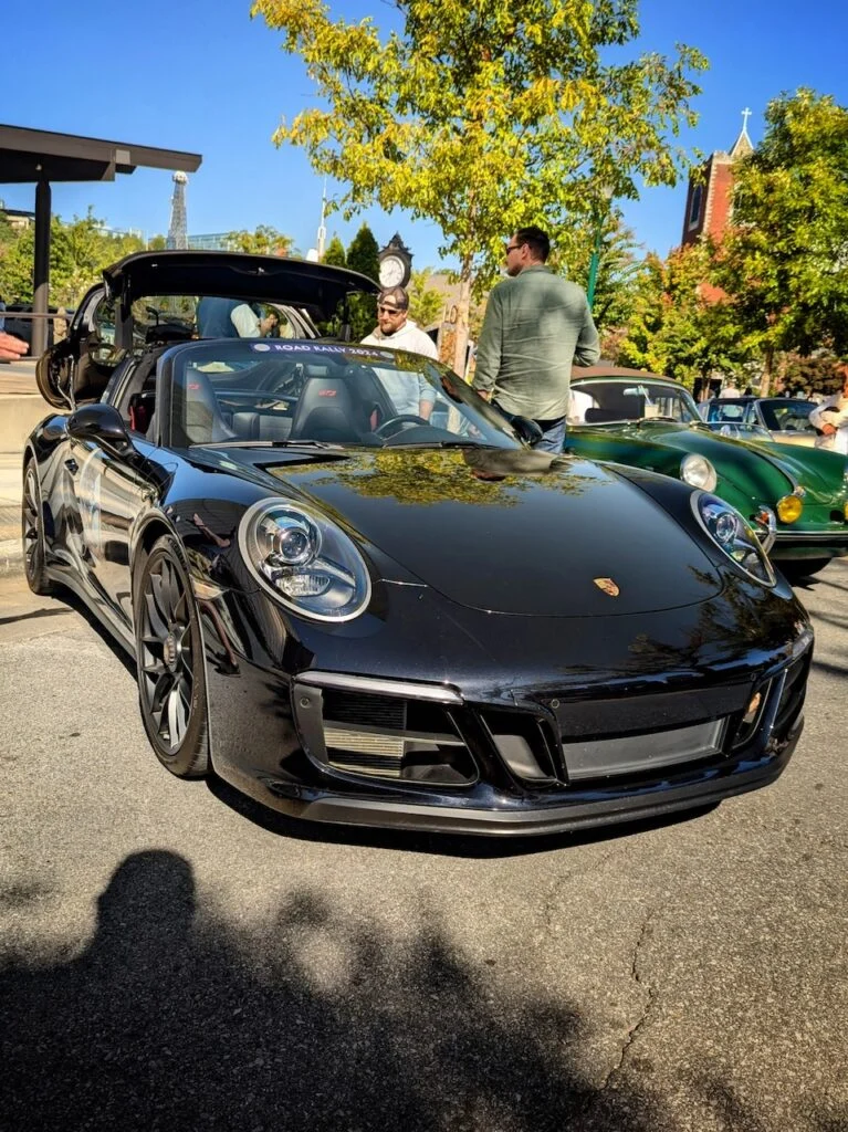 Porsche 911 Targa - Passenger's side, front 3/4