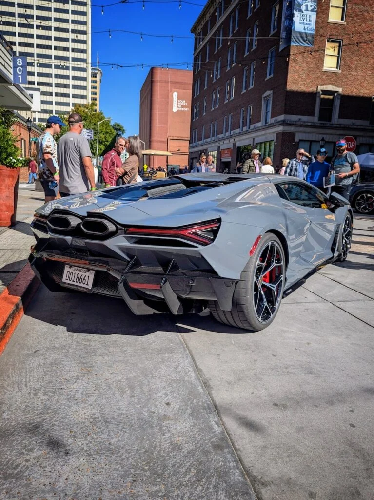 Lamborghini Revuelto - Passegner's side, rear 3/4
