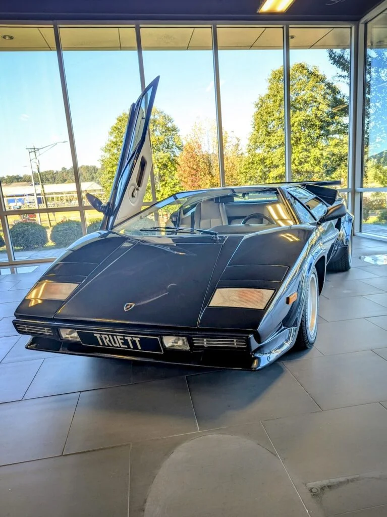 Lamborghini Countach - Driver's side, front 3/4