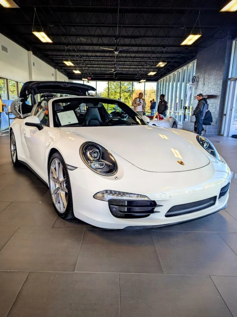 Porsche 911 Targa 4S - Passenger's side, front 3/4