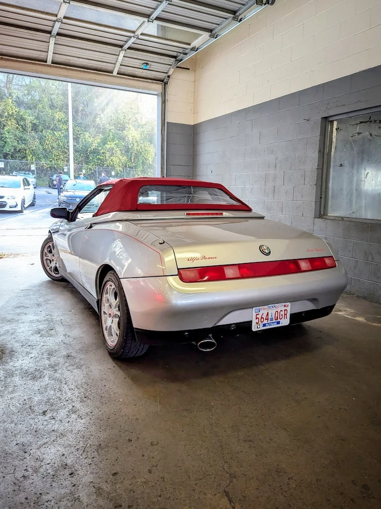 Alfa Romeo Spider - Driver's side, rear 3/4