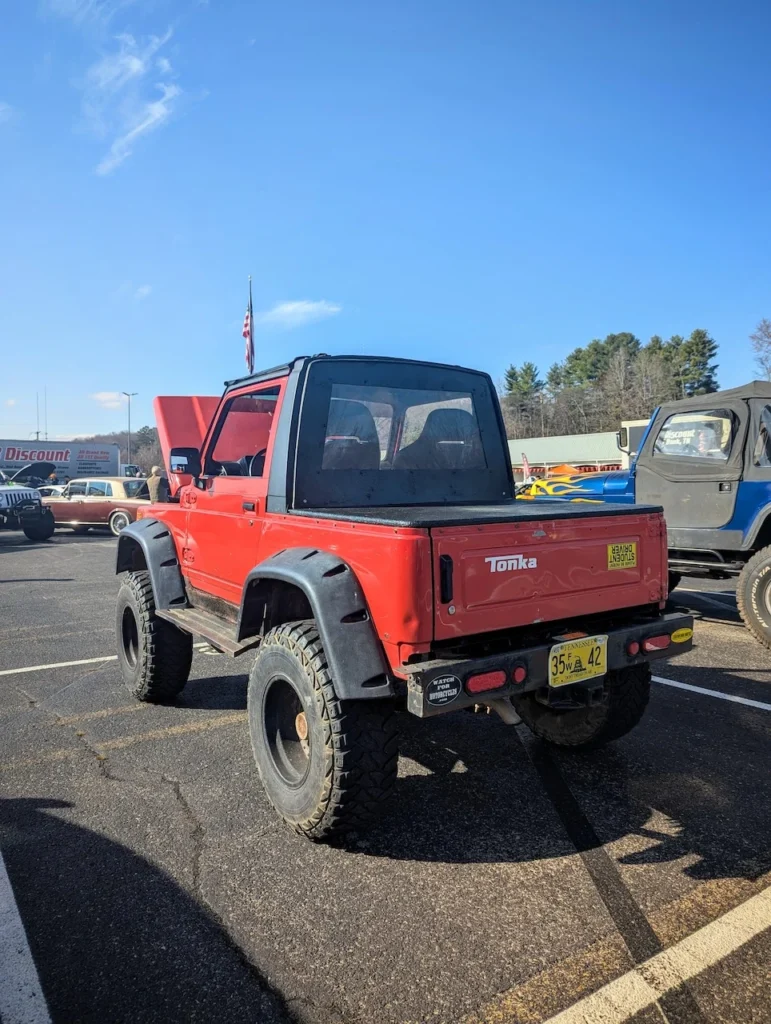 Suzuki Samurai - Driver's Side, Rear 3/4
