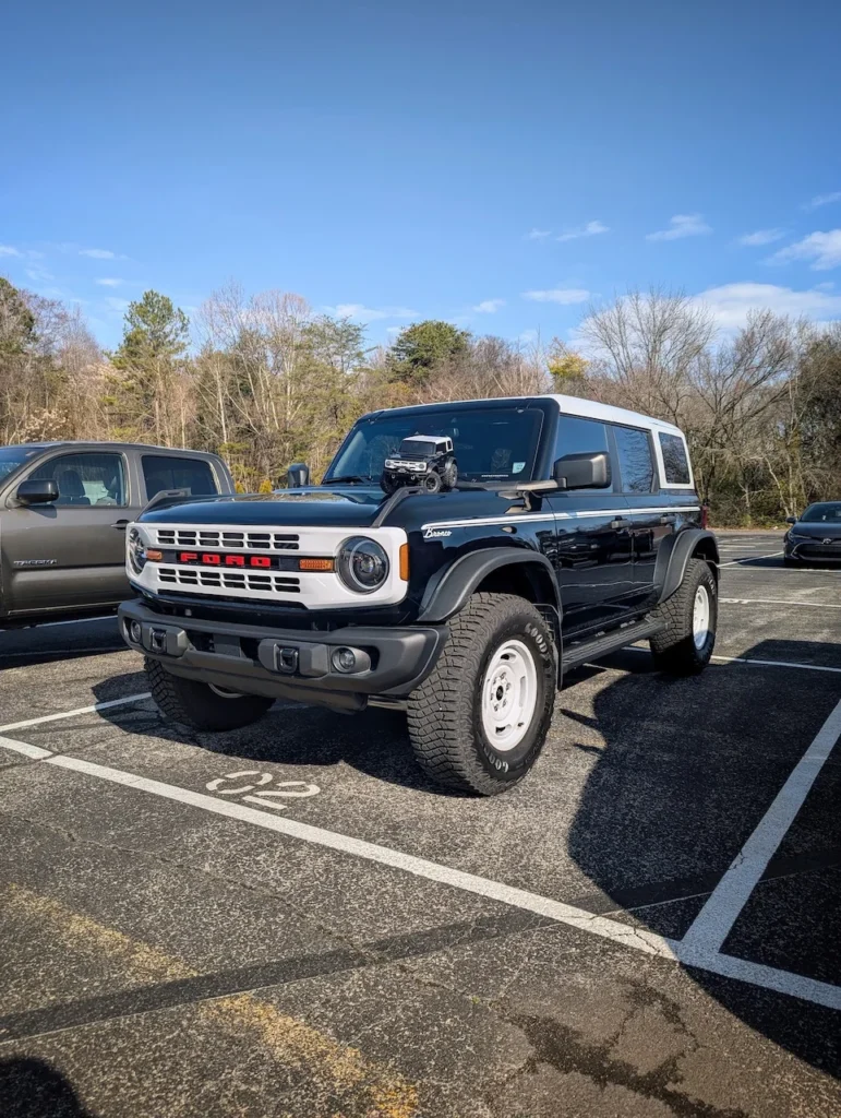 Ford Bronco - Driver's Side, Front 3/4