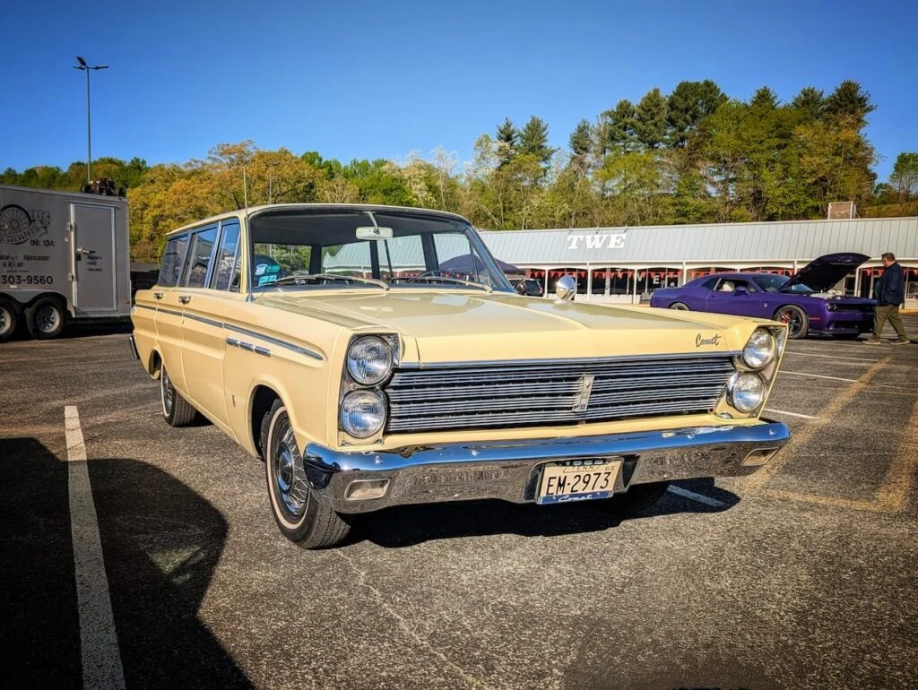 Mercury Comet - Passenger's side, front 3/4