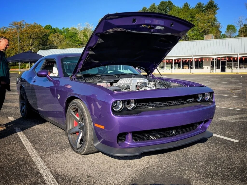 Dodge Challenger Hellcat - Passenger's side, front 3/4