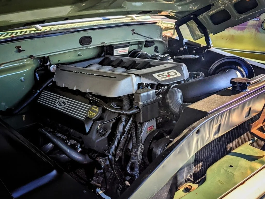 Ford F100 - Engine bay
