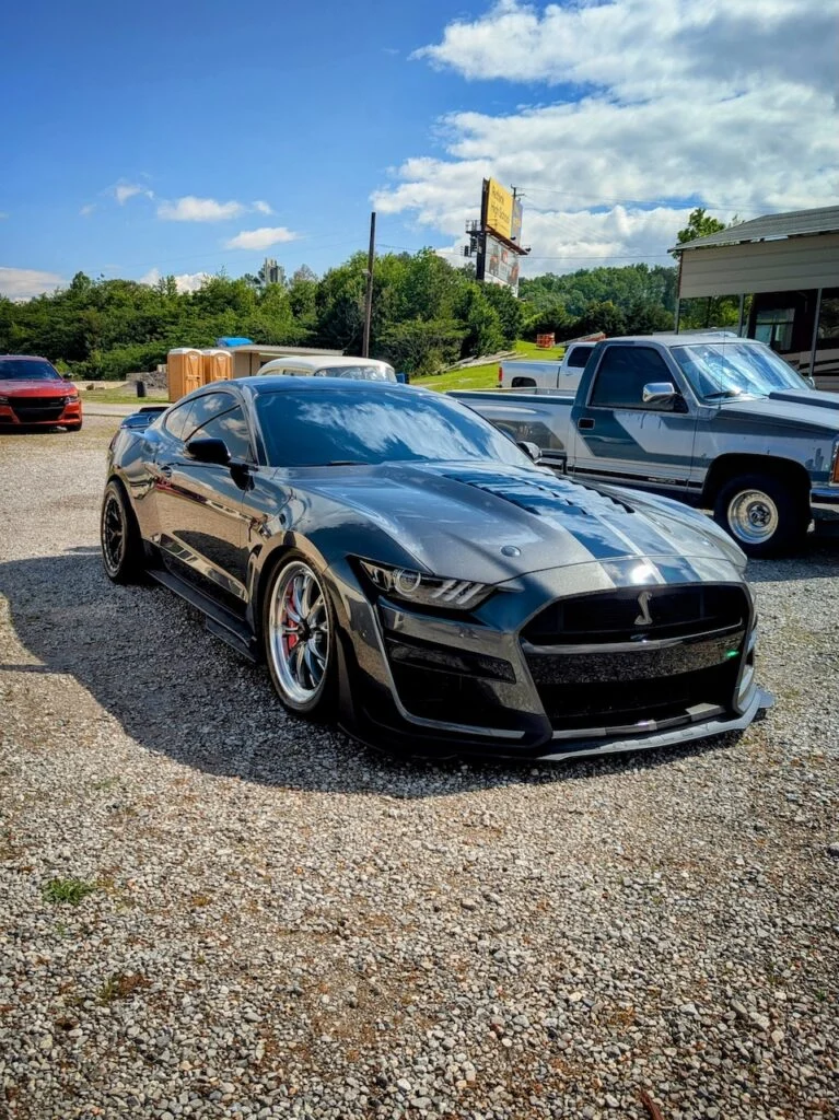 Ford Mustang GT500 - Passenger's side, front 3/4