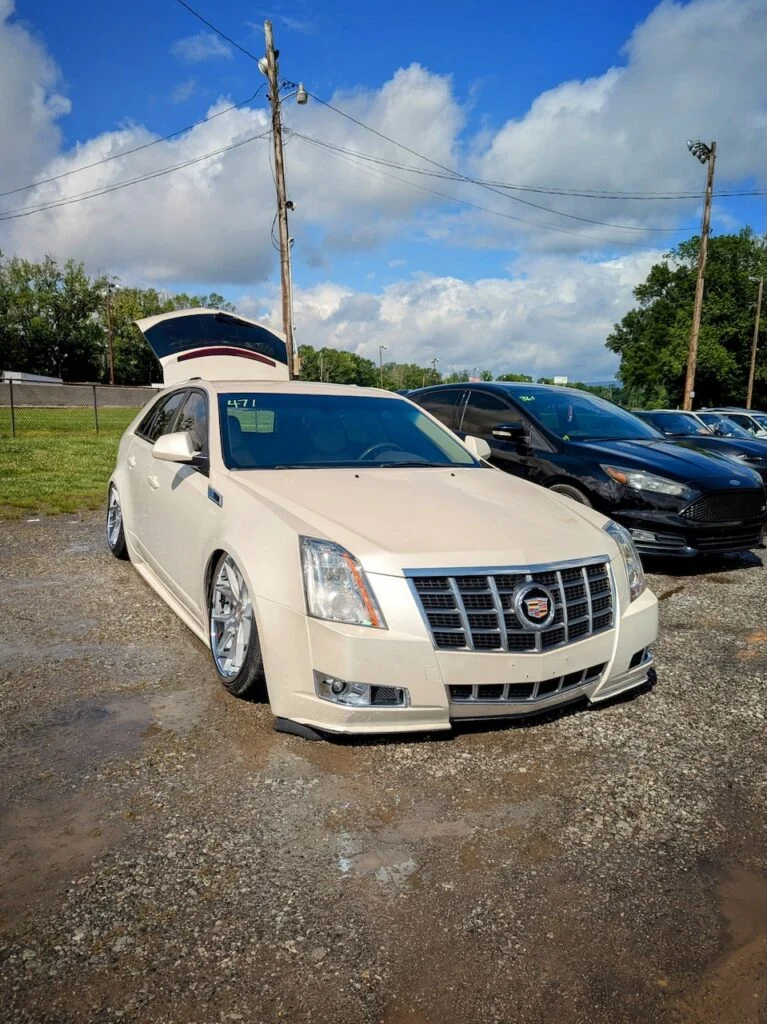 Cadillac CTS Wagon - Passenger's side, front 3/4