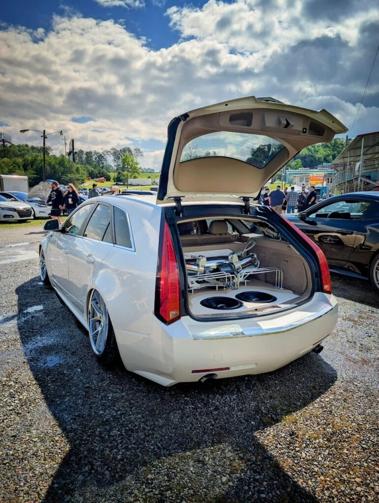 Cadillac CTS Wagon - Driver's side, rear 3/4