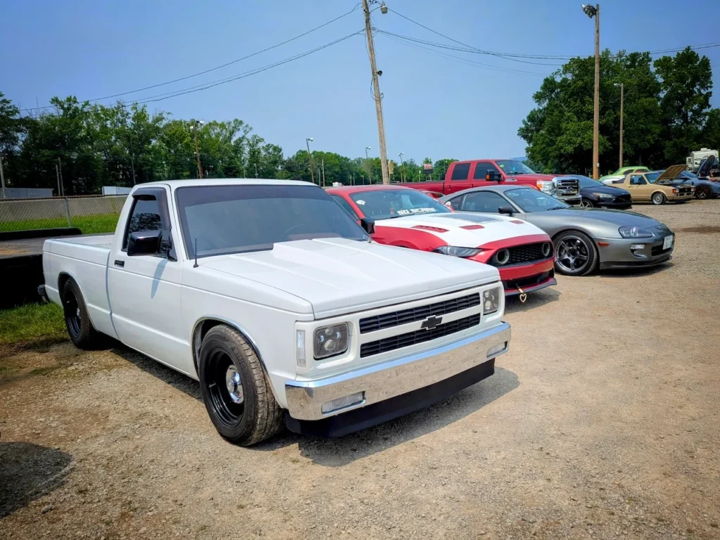 Chevrolet S-10, Ford Mustang, Toyota Supra - Passenger's side, front 3/4