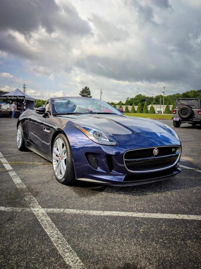 Jaguar F-Type - Passenger's side, front 3/4