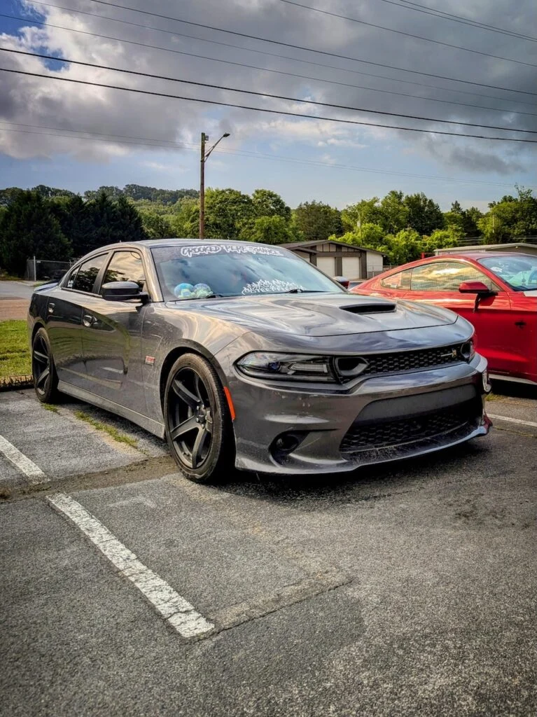 Dodge Charger - Passenger's side, front 3/4