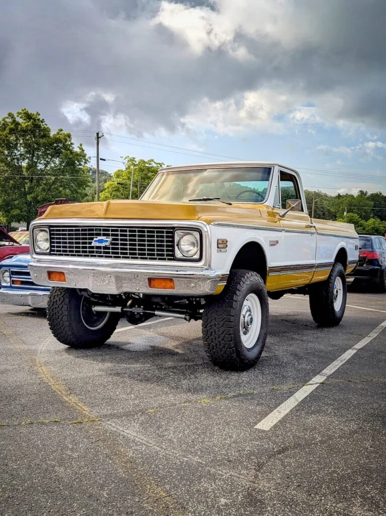 Chevrolet C/K - Driver's side, front 3/4