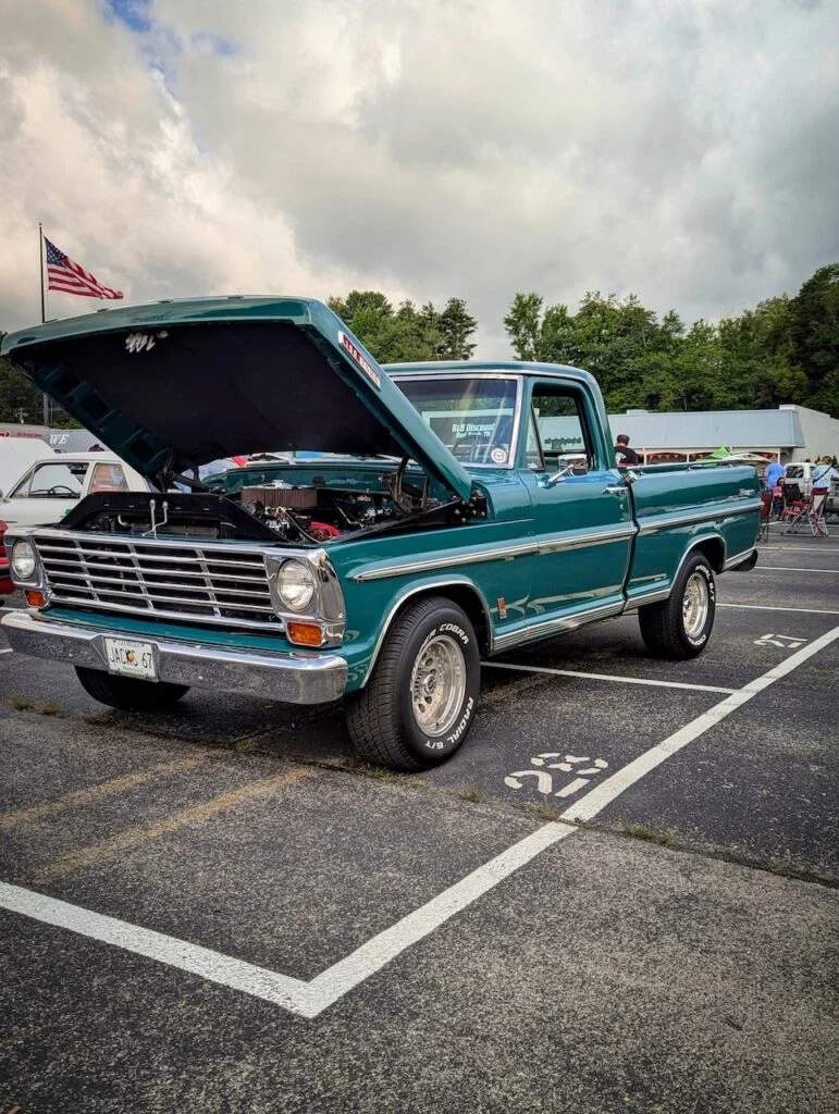 Ford F-100 Ranger - Driver's side, front 3/4