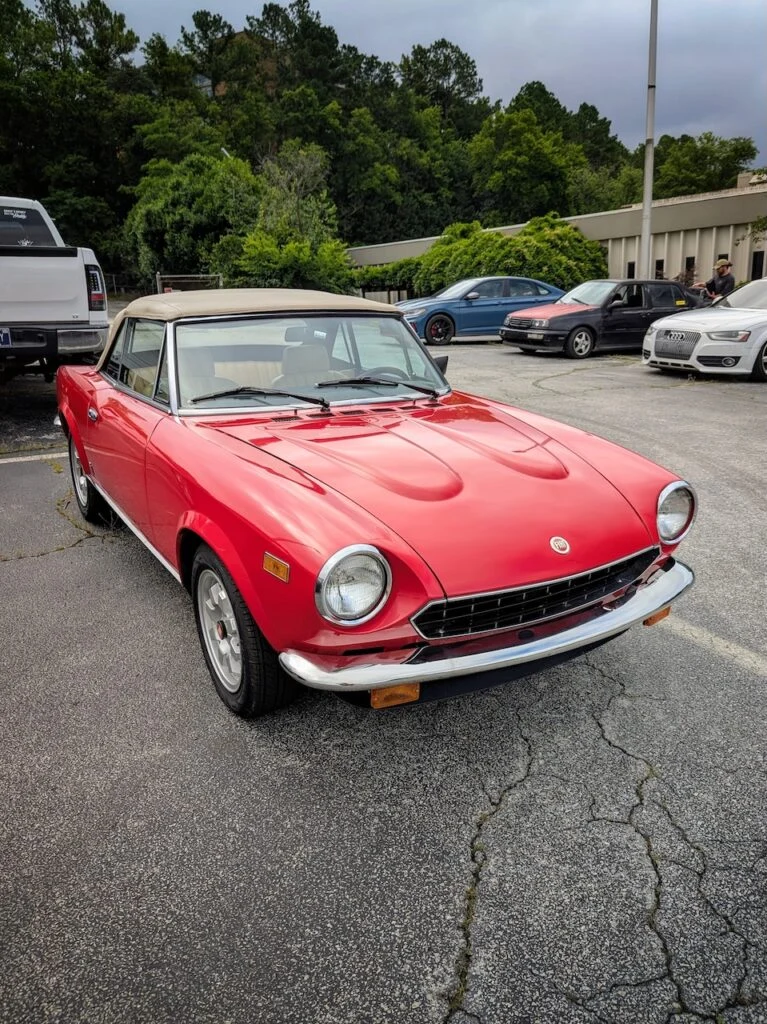 Fiat 124 Sport Spider - Passenger's side, front 3/4
