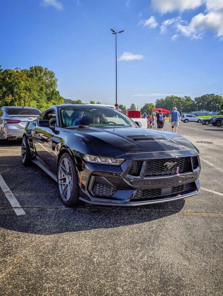 Ford Mustang GT - Passenger's side, front 3/4