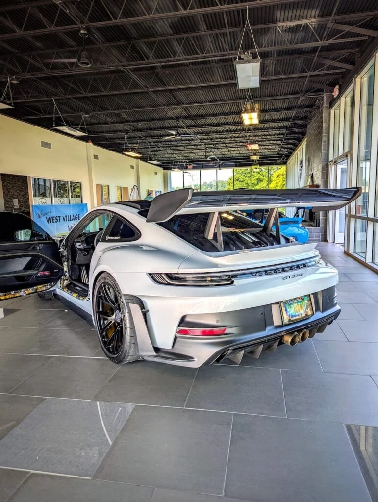 Porsche 911 GT3 RS - Driver's side, rear 3/4